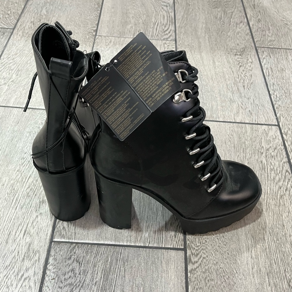 Forever 21 Black Lace-Up Platform Heel Ankle Boots